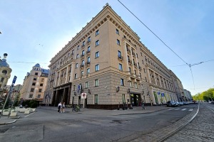 Vecrīgas «Grand Hotel Kempinski Riga» restorāns «Stage 22» piedāvā jaunu pavasara garšu pasauli - Foto