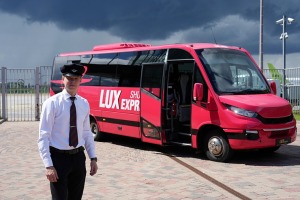 «Lux Express» sāk pasažieru pārvadājumus maršrutā no Rīgas centra uz RIX lidostu - Foto