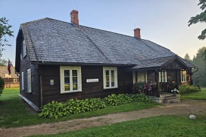 Dodamies pārgājienā pa Līgatnes dabas takām un lūkojam daudzās alas - Foto