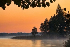 Sulīgām krāsām piesātināts, klāt Zelta rudens Alūksnē - Foto