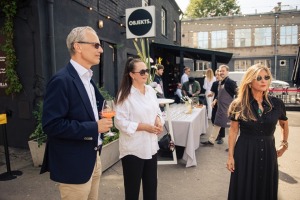Rīgā, SPORTA 2 kvartālā atklāta «Linstow Art Award» mākslas studija - Foto