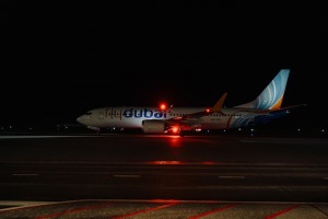 «flydubai» ienāk Latvijā: Lidsabiedrības lidmašīna nolaižas Rīgā