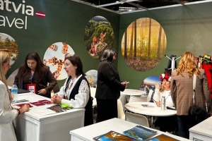 Ieskats Madrides Fitur bildēs: Spānijas karalis Felipe VI un Latvijas stends - Foto