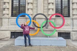 Travelnews.lv izbauda olimpisko hokeju Milānā un biatlonu Antholcā - Foto