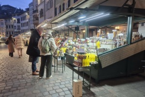 Travelnews.lv izbauda amatnieku tirdziņu un vakara pastaigu Ziemeļitālijas pilsētā Bolcano - Foto