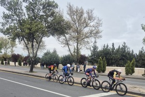 Spītējot aukstumam, Ankarā noslēdzas «Presidential Cycling Tour of Türkiye» - Foto