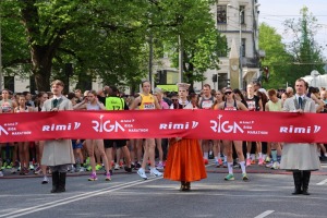 «Rimi Rīgas maratons» pulcē skrējējus no visas pasaules - Foto