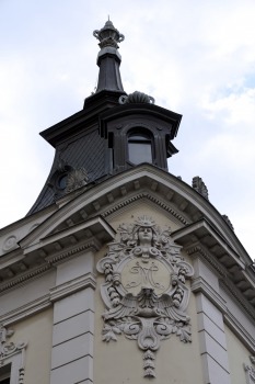 18