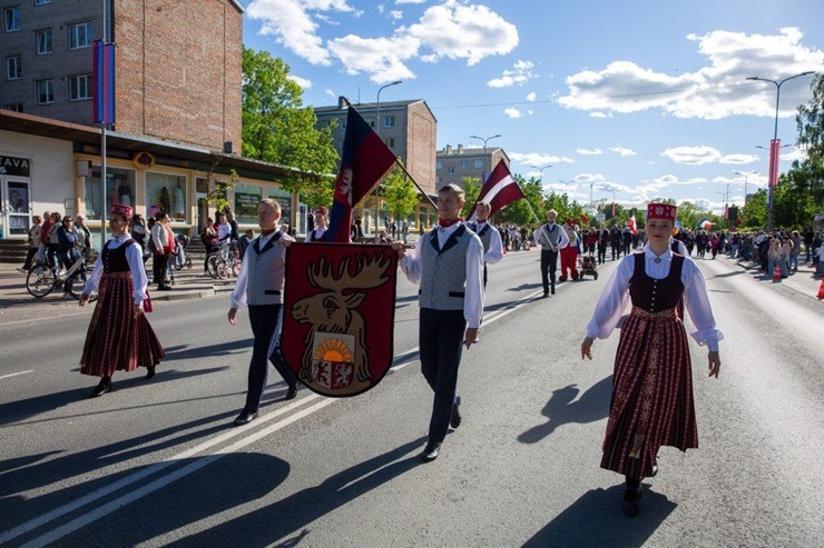 Jelgava ar gājienu un dažādiem pasākumiem svin pilsētas svētkus