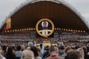 Vērienīgs vasaras kultūras piedzīvojums Viļņā: jauniešu dziesmu un deju svētku fotostāsts - Foto