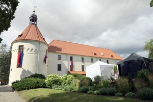 Kurzemes Jaunpils pils viduslaiku noskaņojumā svin 725 gadu jubileju - Foto