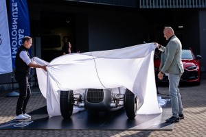 Vēsturiskais sacīkšu «Auto Union» dodas Biķernieku trasē un Rīgas ielās - Foto