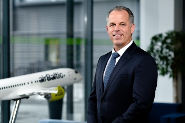 LIELĀ INTERVIJA: Esam ciemos pie Latvijas nacionālās aviokompānijas «airBaltic» izpilddirektora Martina Gausa