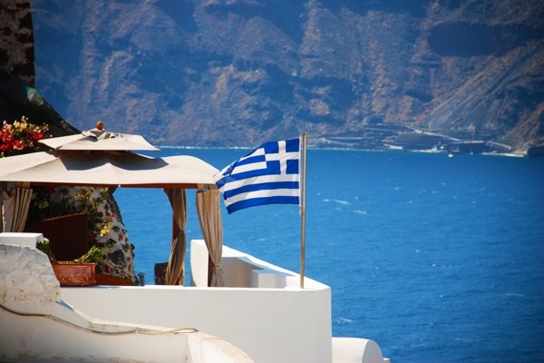 13. janvāris vēsturē: Tiek pieņemts Grieķijas karoga dizains