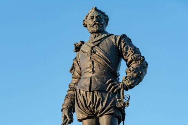 13. decembris vēsturē: Tiek uzsākts slavens brauciens apkārt zemeslodei