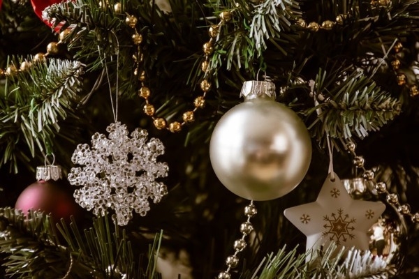 7. janvāris vēsturē: Sanktpēterburgā pirmo reizi izrotā Ziemassvētku eglīti