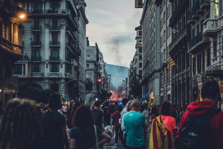 Barselonai apnikuši tūristu pūļi: Tiek ieviesti jauni ierobežojumi