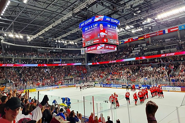 Latvijas hokeja izlase iesoļo ceturtdaļfinālā, uzvarot Šveici - ažiotāža par biļetēm