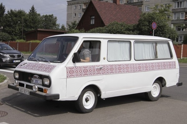 30. septembris vēsturē: Tiek dibināta Rīgas autobusu fabrika, kas ražoja slaveno mikroautobusu «Latvija»