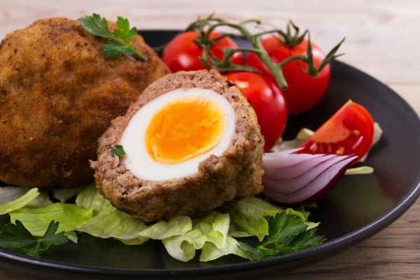 Kā garšīgi apēst vārītās Lieldienu olas? «Lidl» piedāvā piecas receptes