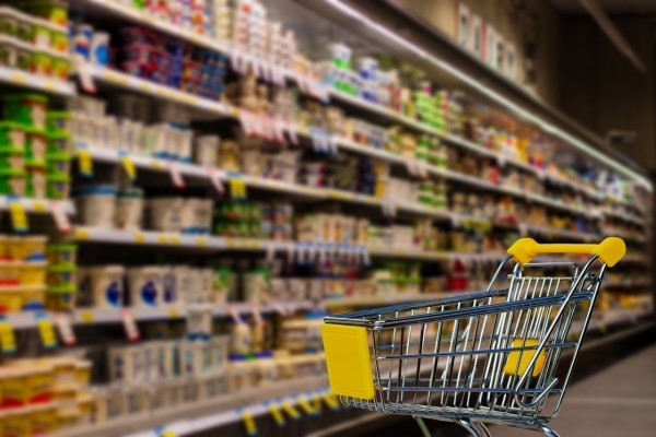 Prognozē pārtikas cenu kāpumu Polijas veikalos