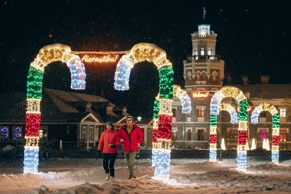 Otrā advente Siguldas pilsētā ar meistarklasēm un svētku eglītes iedegšanu