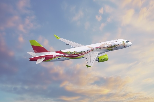 «airBaltic» atklāj 50. Airbus A220-300 lidmašīnu ar īpašu krāsojumu