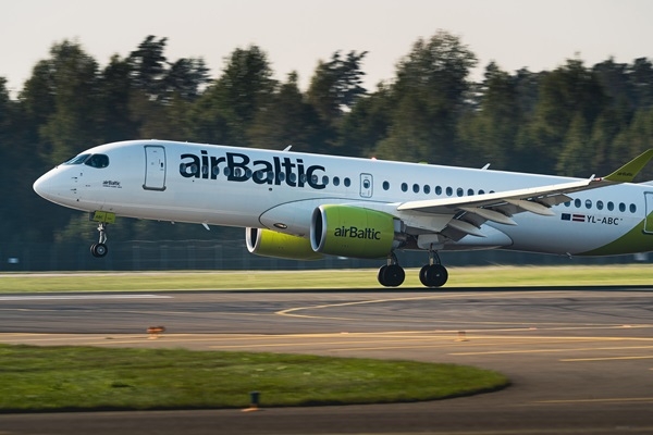 «airBaltic» sasniedz jaunu pārvadāto pasažieru rekordu ar 8,3 miljoniem ceļotāju 2024. gadā