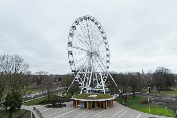 Rīgas panorāmas rats apmeklētājiem tiks atvērts aprīlī