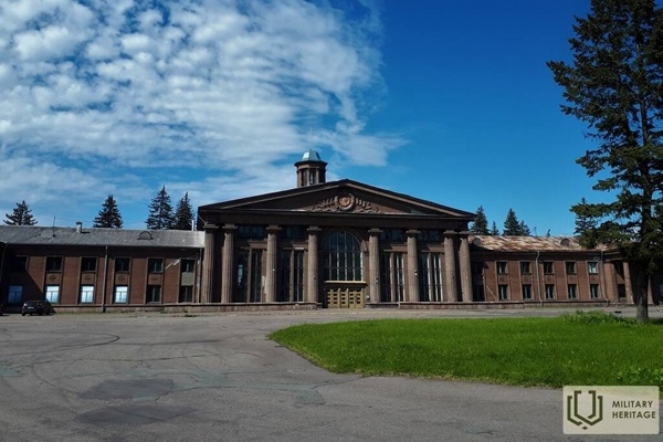 28. aprīlis vēsturē: Atklāj Spilves lidostas ēku