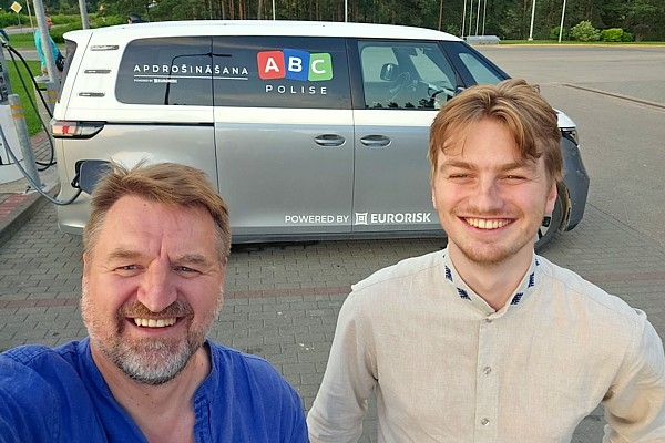 Palīdzība uz ceļa: praktisks papildinājums auto apdrošināšanai