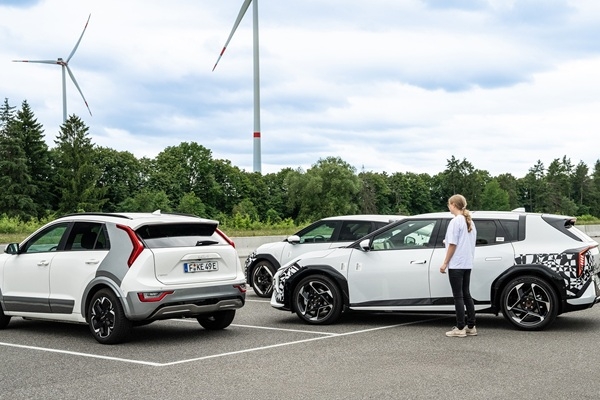 Jaunā Kia EV4: nepārspējama drošība un ērtības jau bāzes versijā