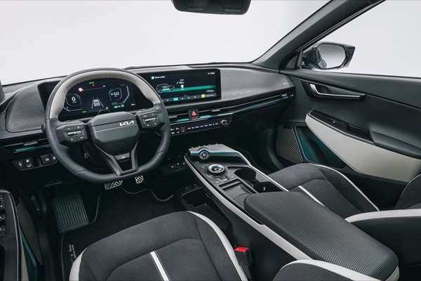 Kā atrast gariem braucieniem piemērotu elektromobili?
