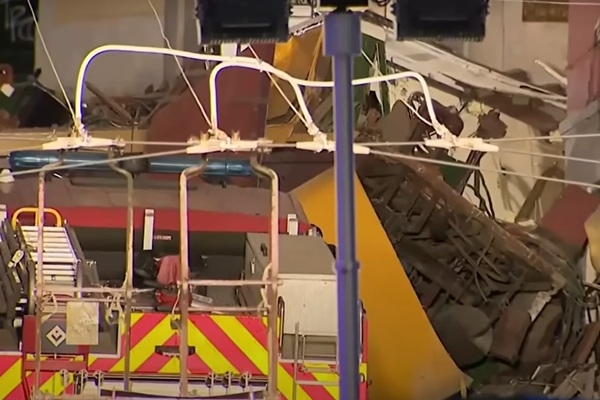 VIDEO: Lisabonā funikuliera avārijā bojā gājuši 17 cilvēki