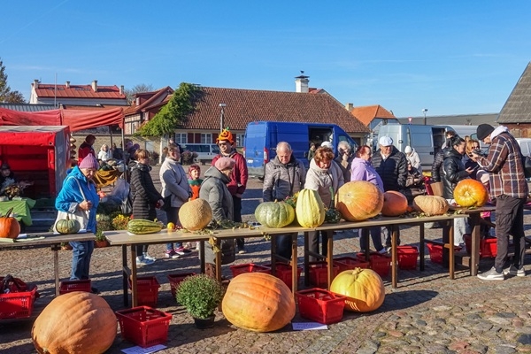 Ķirbju svētki Ventspils Vecpilsētas tirgū