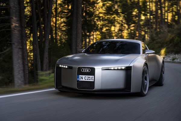 «Audi Concept C» debitē ielās – iespaidīgs sporta elektroauto, kas iezīmē jaunu «Audi» filozofiju