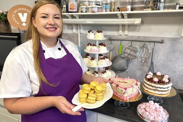 Valmieras novada uzņēmējdarbības pieredzes stāsts – «UzKūko» garšu pavēlniece Anete Ādamsone