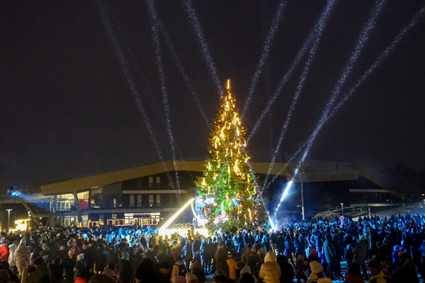 «Rūķu gaismas pastaigā» Ventspilī iedegsim svētku eglītes un rotājumus