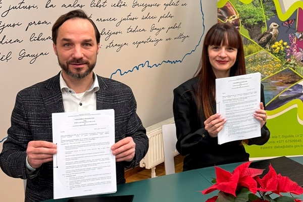 Paraksta sadarbības memorandu par dabai draudzīgu orientēšanās sportu aizsargājamās dabas teritorijās