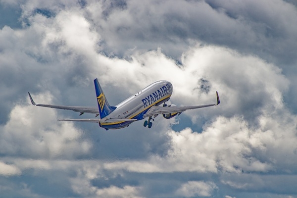 Rīgas lidosta saņem «Ryanair» apbalvojumu par izcilu klientu apkalpošanu un punktualitāti