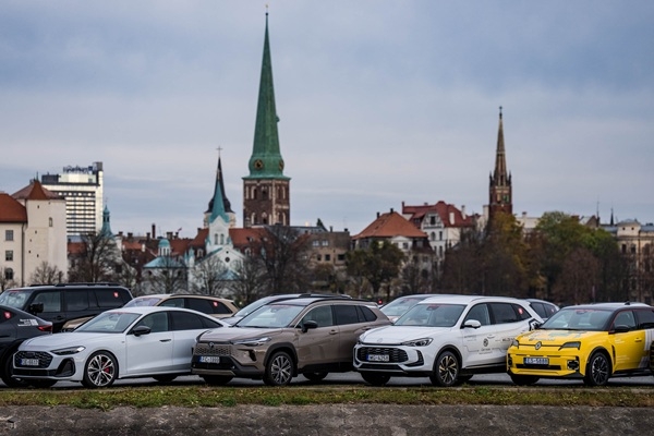 Rīt TV un interneta tiešraidē  paziņos Latvijas Gada auto 2026 uzvarētājus, atklāti finālistu auto nominācijās