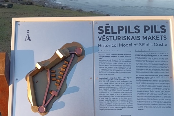 Jēkabpils novada Zvejnieklīcī uzstādīts Sēlpils pils 3D modelis un informatīvais stends