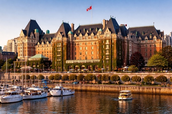 20. janvāris vēsturē: Kanādā durvis ver viesnīca «Fairmont Empress»