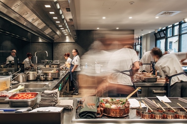 Vēl viens «Michelin Guide» iekļautais Rīgas restorāns izziņo pēdējo darba dienu