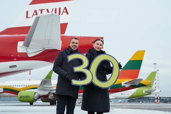 «airBaltic» atzīmē 30 gadus maršrutā Rīga–Viļņa