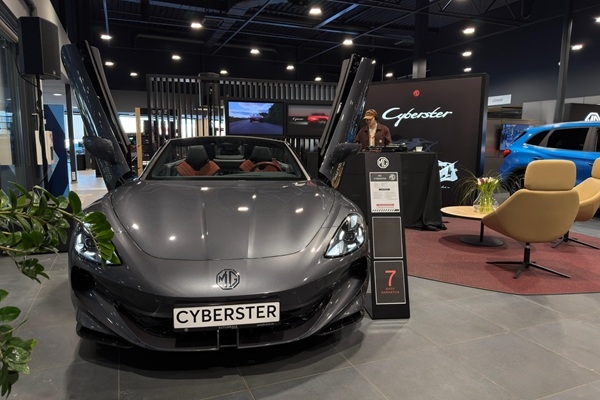 «AUTOBRAVA Motors» atklāj pirmo MG autosalonu Latvijā