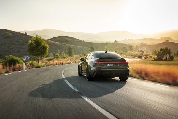 Jaunais «Audi RS 5» – 639 zirgspēki hibrīda piedziņā