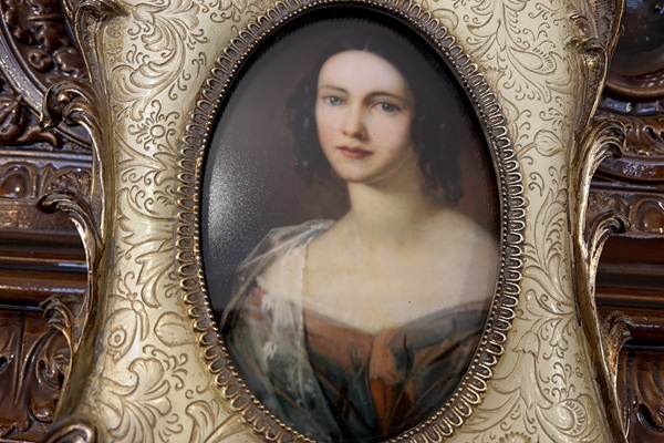 Jaunmoku pilī Sieviešu dienu atzīmēs ar stāstiem, dziesmām un vīna degustāciju