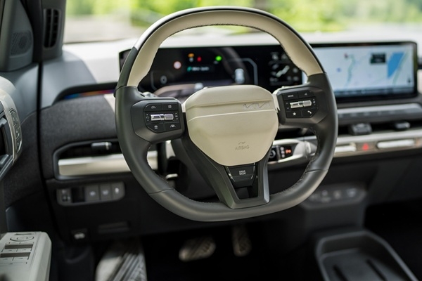 Ar ko finālists «Kia EV3» iepaticies «Latvijas Gada auto» žūrijai