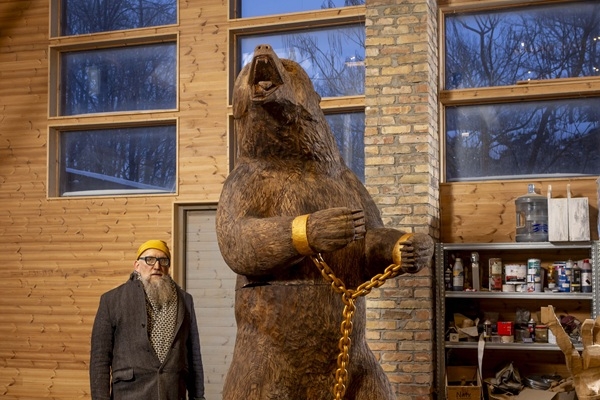 Aigara Bikšes monumentālā skulptūra «Zvēra savaldīšana ar sirdi» tiks eksponēta Venēcijā